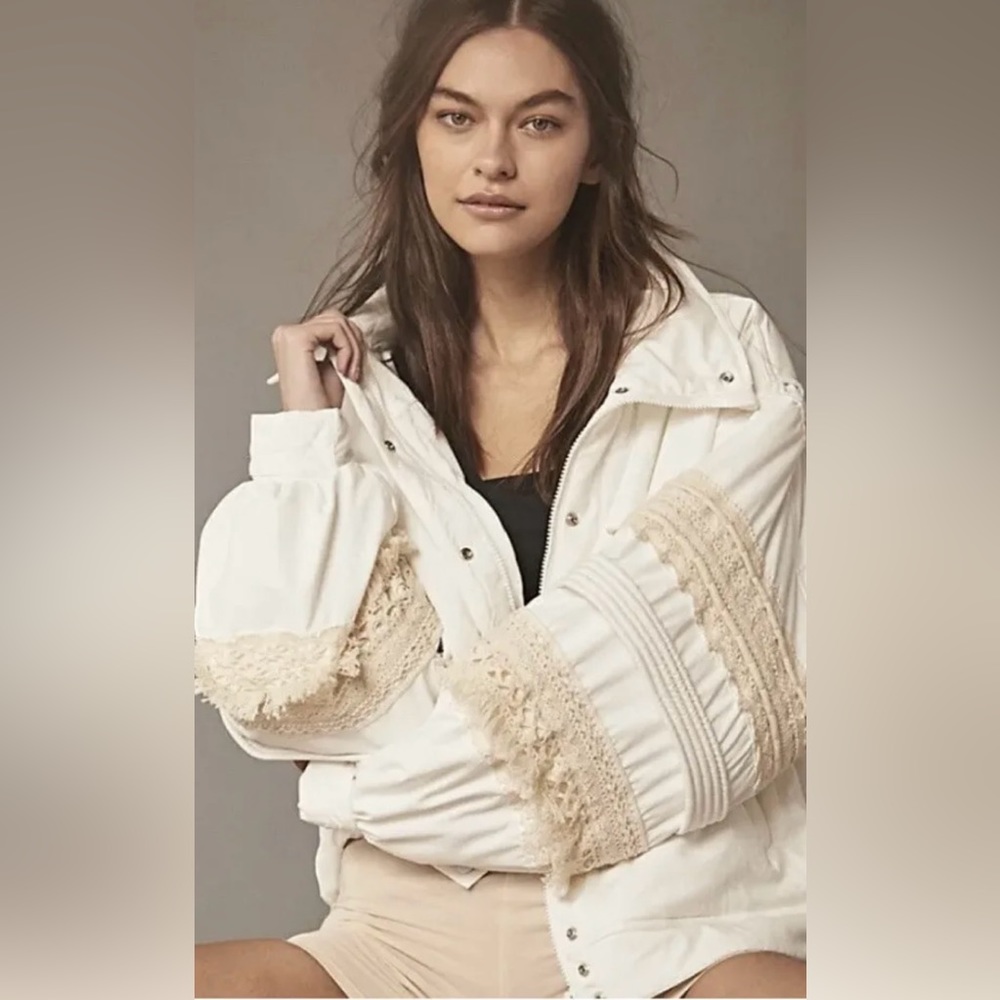 NWT. Free People movement primaloft jacket size L